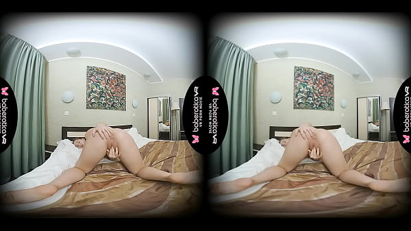 Download Video - Chubby plump babe&comma; Amalia Davis is masturbating&comma; in VR