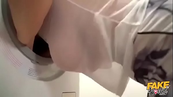 Download Video - &Zcaron;ena uv&iacute;zl&aacute; v pra&ccaron;ce &colon;-D