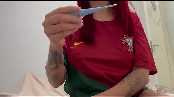 Meu enteado n&atilde;o estava bem, resolvi dar um ch&aacute; de buceta para ele melhor e gozar dentro da minha buceta.