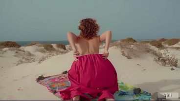Spying on cute teen mechanic girl toys her self to orgasm with big dildo on public beach