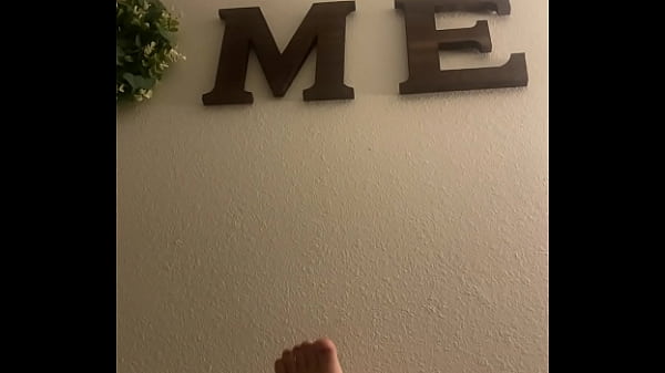thumb foot play