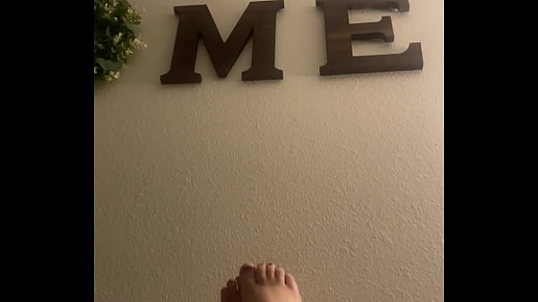 thumb foot play