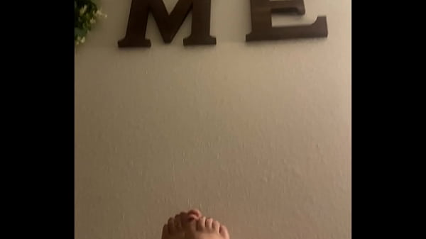 thumb foot play