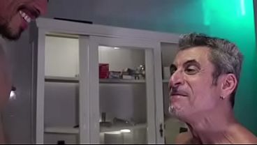 Consulta medica acabou com o medico chupando e ...