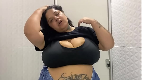 Naughty bbw went to the bathroom at the mall, put the plug in her ass and enjoyed it - Mary Jhuana
