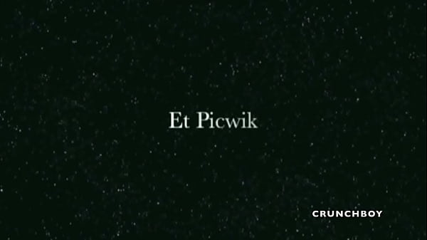 sneaker in exhib place with twink and bear hairy