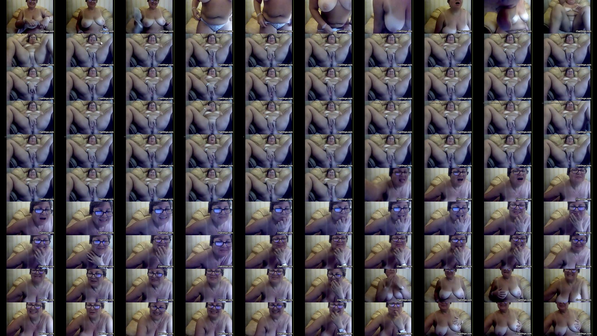 Old woman doing videochat 预览图
