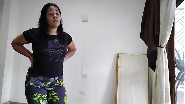 Download Video - DESCUBRO A MI HERMANASTRA FOLLANDO CON SU NOVIO EN SU HABITACION Y LOS GRABO PARA QUE LUEGO ELLA ME HAGA TODO IGUAL 1 PARTE