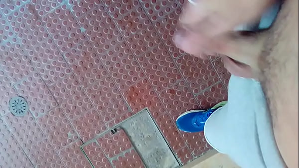 Marking territory (Piss)