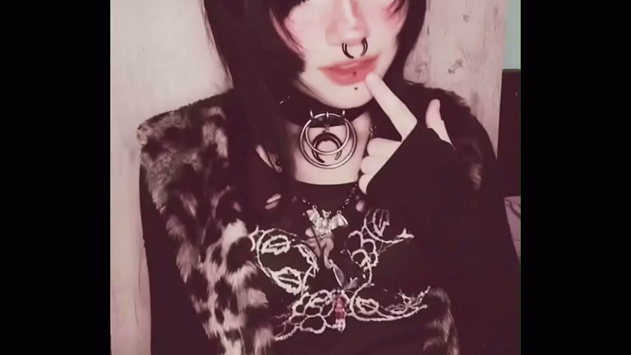 @em0zinha no Instagram:3 fa&ccedil_o suruba apenas!! com o meu namorado safadinho