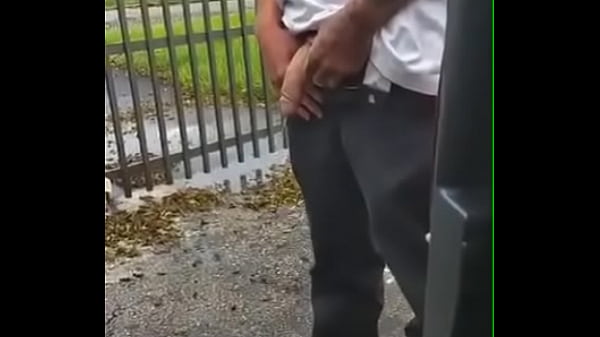 Download Video - Dando um Mij&atilde;o
