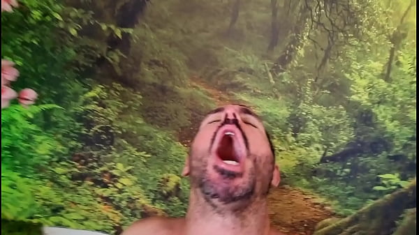 O Porteiro novo do prédio veio trazer as corres...