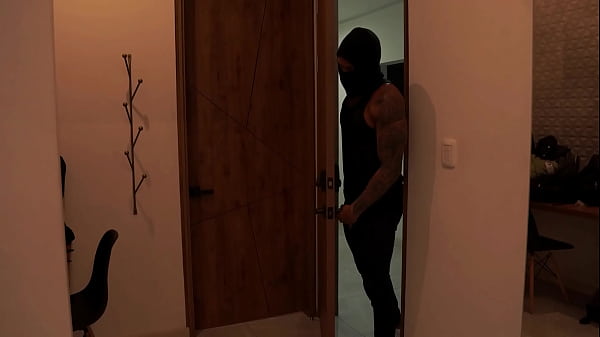 The best cocks are the ones of the muscular delinquents in my town... the best interracial fucking.