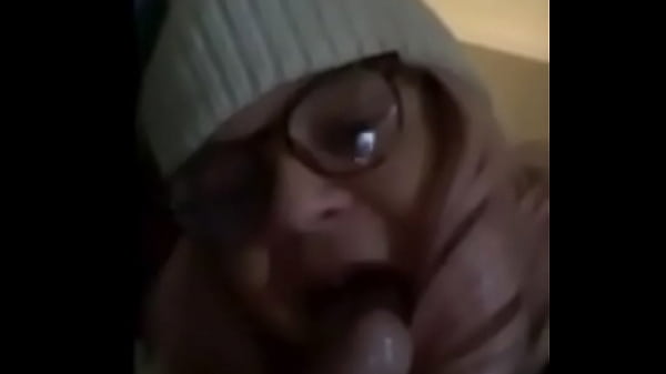 Sissy Suce La Bite De Jusqu'à Ce Qu'elle Avale Sa Charge