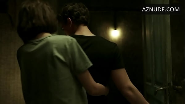 Úrsula Corberó nude in La Casa de Papel