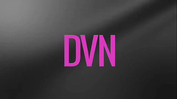 Download Video - Pendeja Tetona Seduce al Viejo&comma; le entrega el CULO y le Vac&iacute;a la Casa - Ft&period; ElAbueloDelNopor