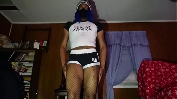 Loirinha Trans Se Exibindo