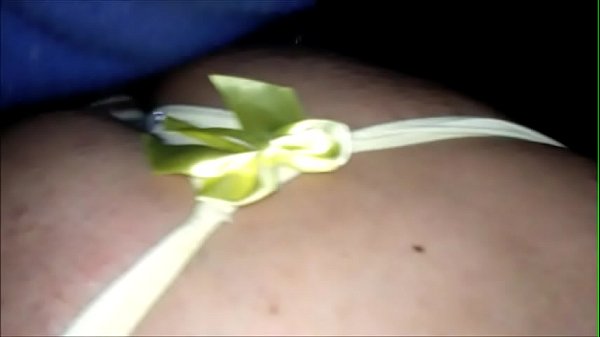 Cdzinha LimaSP Dando com a calcinha fio amarelo...