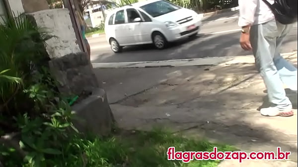 Following the blonde in short shorts on the streets of São Paulo!