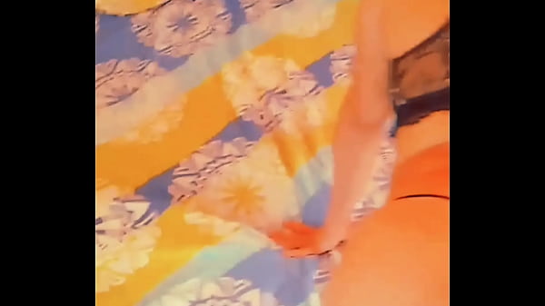 Download Video - Est&aacute; se&ntilde;ora parace de 18 que hermosa vagina se pone para que la masturbe