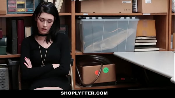 Download Video - Ivy Aura Is Not To Be Missed