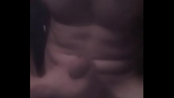 Desnudo masturbando mi pija