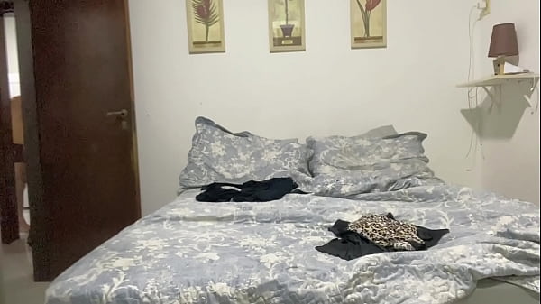 Home video couple filmed whith hidden c&acirc;mera in bedroom