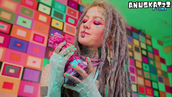 Inked Girl Squirt Anal – Big Dildos, Gaping & Squirting Action