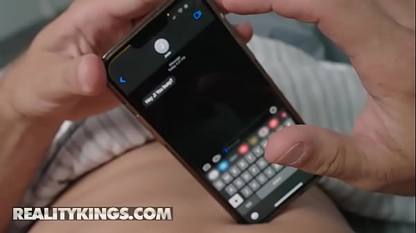 Josie Tucker Sends A Message To JMac To Go In The Bathroom For An Emergency But Finds Her Naked Instead - REALITY KINGS