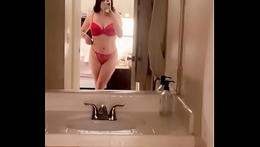 Sexy Latina shows off her body