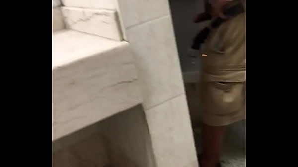 Download Video - Cruising ba&ntilde;o&comma; se&ntilde;or ense&ntilde;ando verga