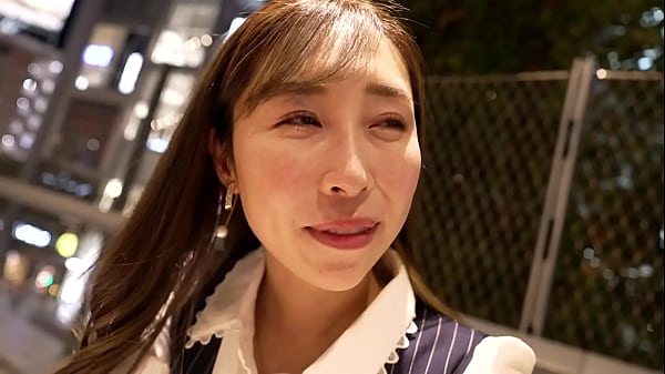 Part 1 [Pantyless office lady exuding pheromones] "They're all so good I can't choose..." This naturally lewd lady has no bad intentions but is cheating on five men at once, so we film her having sex as punishment!