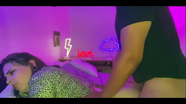 Primeira vez dele com uma trans, acho que vicio...