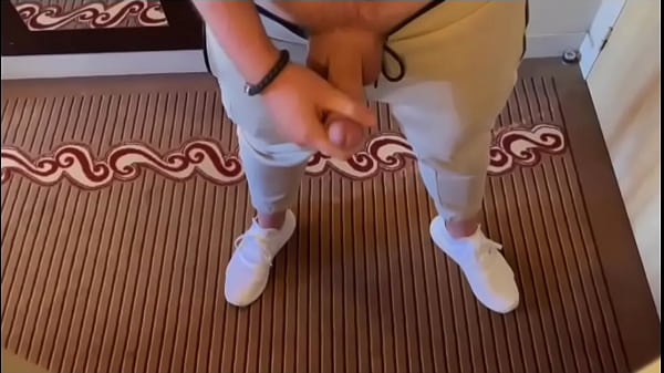 Cumshot Compilation - La Grosse Bite D'un Jeune Étudiant 18X5Cm Se Branle Dans Plusieurs Positions
