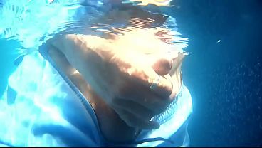 Jerking in pool