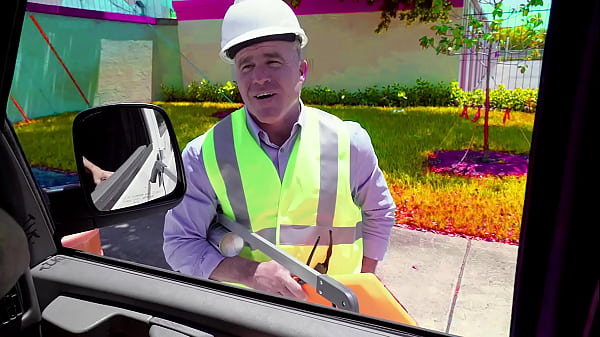 Straight contruction worker gets tricked into g...