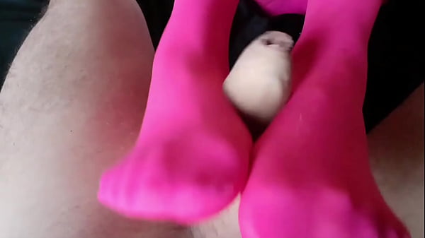 Milf gives a footjob and handjob in nylon