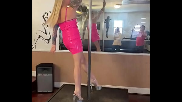 I can’t dance... but at least I tried for a hot stripper/breeding scene with billypilgrimxxx #Latex #PVC 46 sec