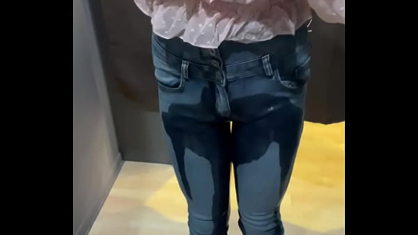 Submissive pee