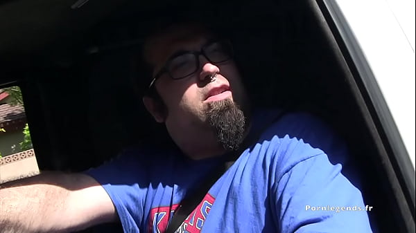 Download Video - Samantha 38G&colon; Pour un cheeseburger ou deux&comma; elle accepte de se faire asperger de sperme