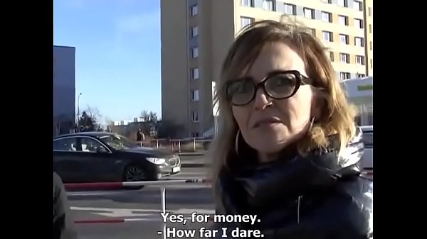Érett kurva a természetben szexel