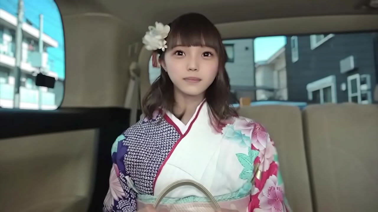 成人式帰りの隠れ爆乳Gカップ20歳 記念撮影と称してハメ撮りを撮影 2