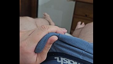 ESSE NOVINHO TEM O PENIS GRANDE