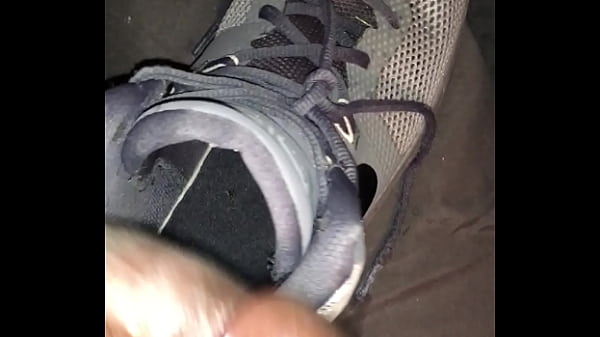Enfoncer Les Chaussures Stinky Homeless De Ricky B