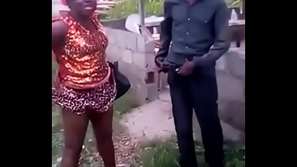 Download Video - African woman fucks her man in public