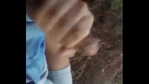 Download Video - T&aacute;va jogando bola e bateu tesao fui pra o mato bater uma e gozei bastante