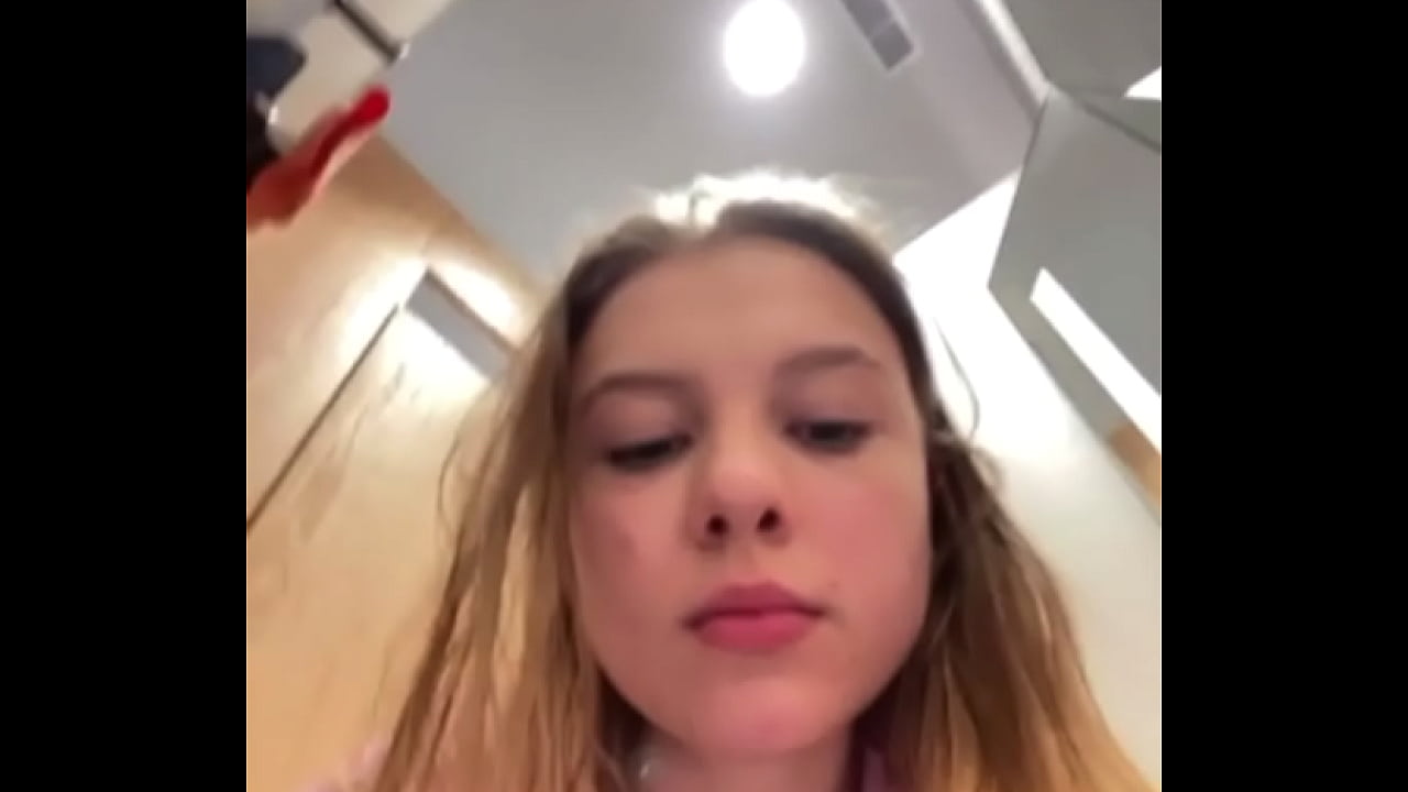 Extreme blowjob in the changing room - XVIDEOS.COM