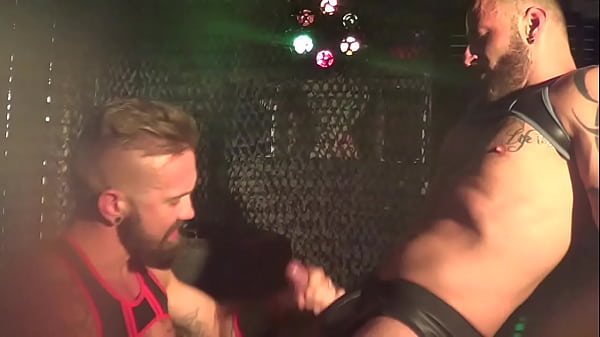 2223 show porn live in publicShow porn live en ...