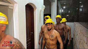 Download Video - Casal Luar x 11 Pedreiros&period; Tiveram que Pagar de Outro Jeito
