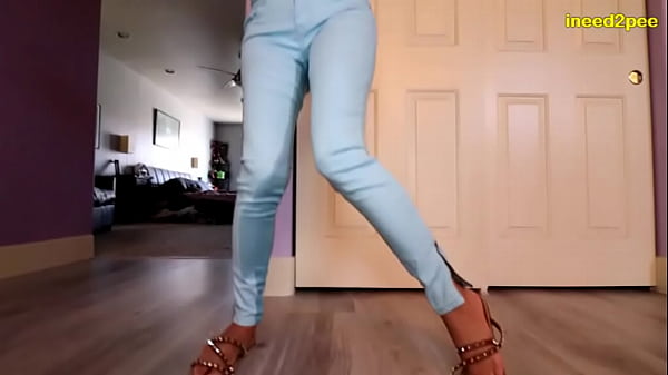 Jade Jantzen plays bladder holding game omorash...